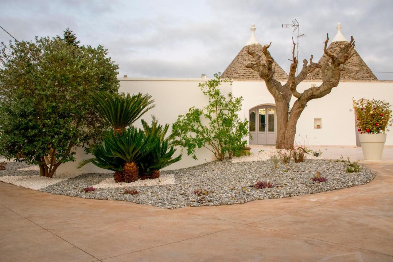 Pavi Trulli E Suites Locorotondo Bagian luar foto