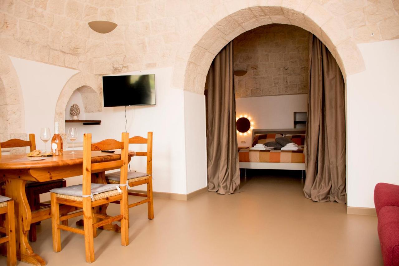 Pavi Trulli E Suites Locorotondo Bagian luar foto